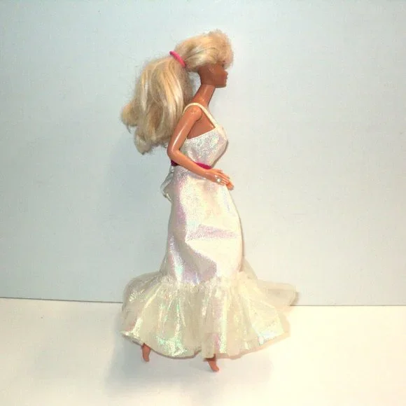 Barbie Crystal Superstar Doll 1966 White Iridescent Gown Defects-Leg Spots - Picture 5 of 12